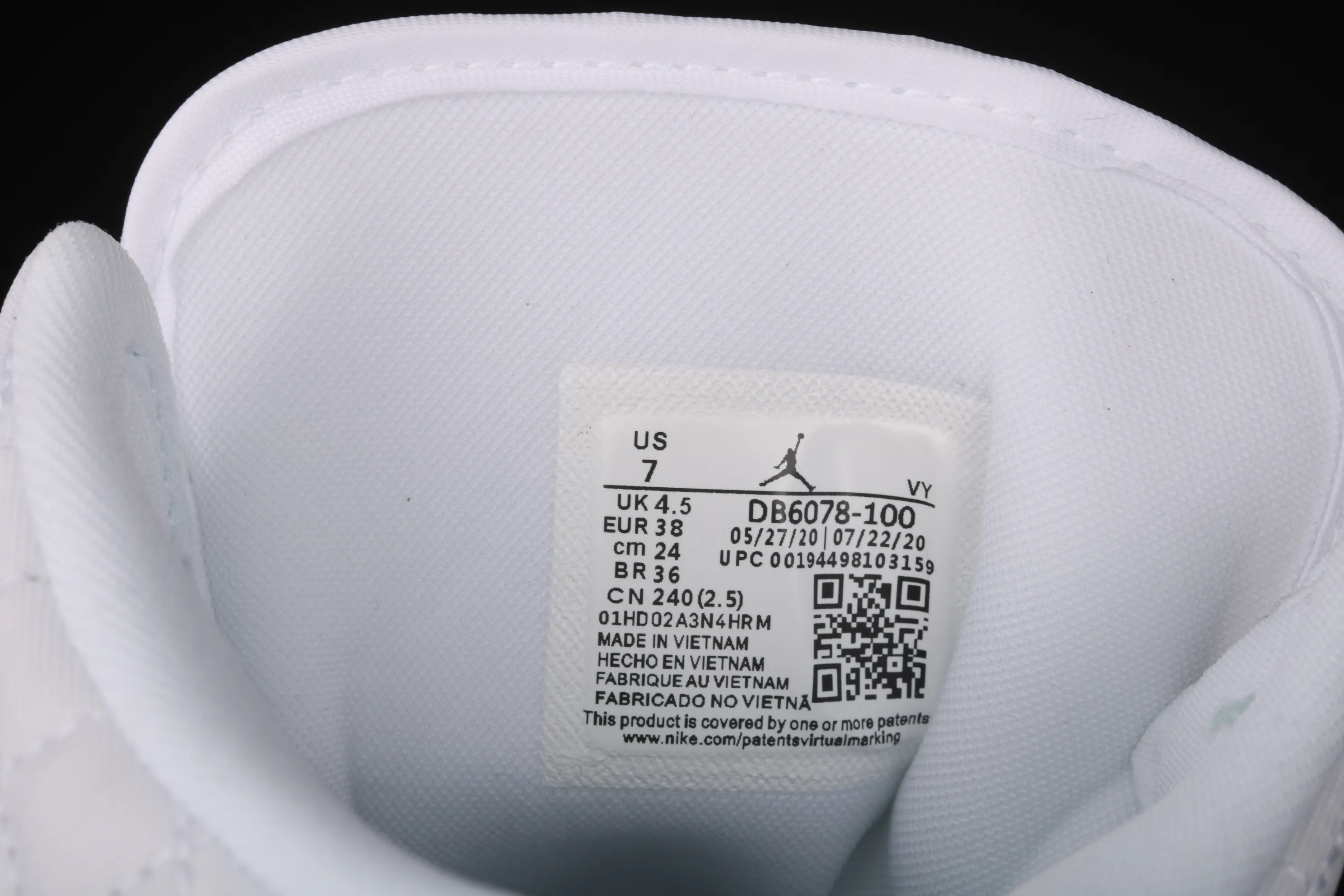 All Categories Air Jordan Jordan Series Basketball Shoes Air Jordan 1 Mid Air Jordan 1 Mid "Quilted White" AJ1 Joe 1 White Diamond "Little Chanel" Mid-top Versatile Casual Sports Shoes DB6078-100